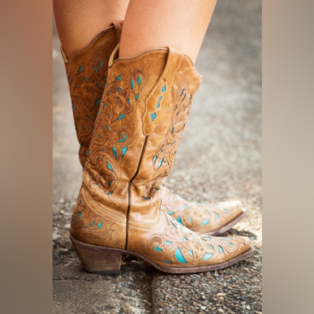 Corral Boots | Size 8 | Vintage Leather & Turquoise | Amazing Condition